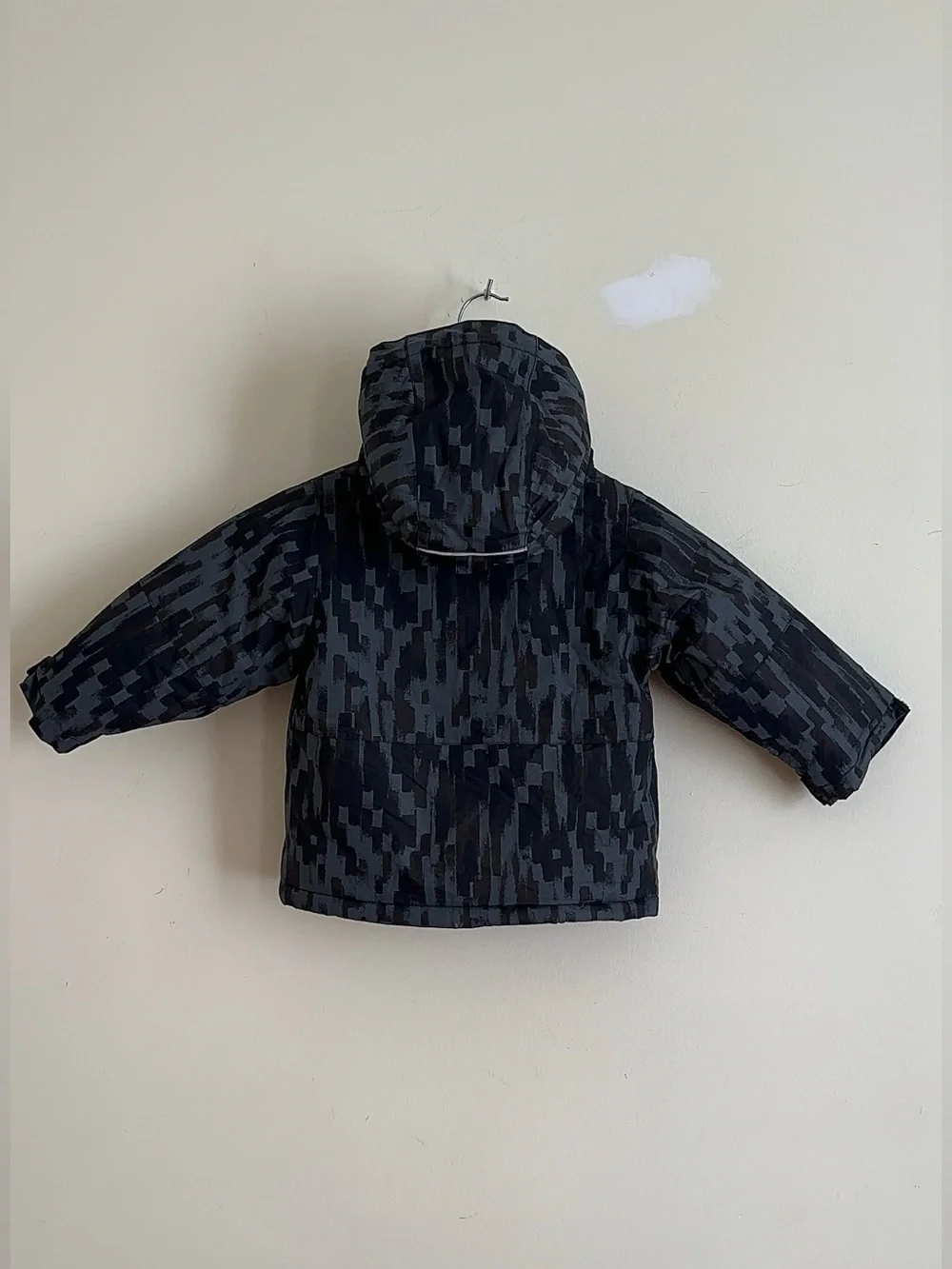 Columbia Boys Hooded Winter Coat 2T Black Gray Digital Camo Waterproof Jacket